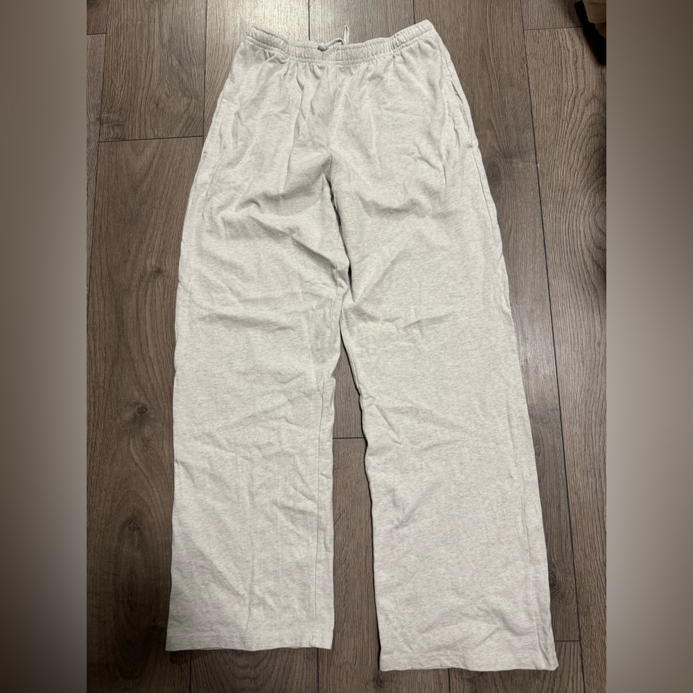 Brandy Melville Anastasia Tie Sweatpants